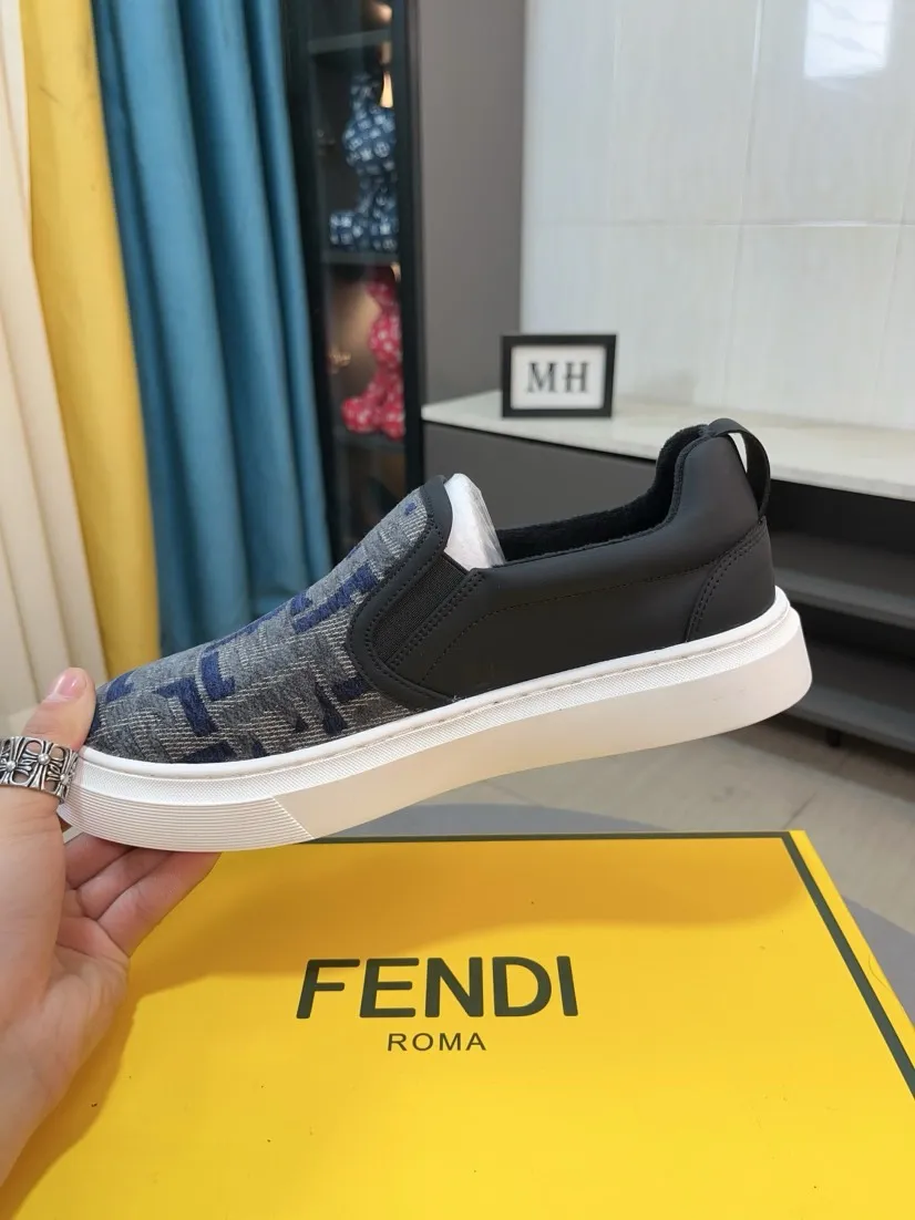 Men's shoes 💰400🌸🌸【FENDI】(velvet lining and leather lining are preferred when ordering) F's new product is on the market, imported concave and convex surface waterproof cloth, classic rhombus pattern F's craftsmanship, high-end and classy, ​​comfortable on the feet, versatile to wear, full of three-dimensional sense, 3 colors available, size: 38-44 (37.45, can be customized, cannot be returned)